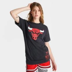 Women's Mitchell And Ness Chicago Bulls NBA Moment T-Shirt Black - 22169CBU BLK