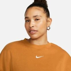 Women's Nike Sportswear Phoenix Fleece Oversized Crewneck Sweatshirt Desert Ochre/Sail - DQ5761 754 -Fashion General Store DQ5761 754 M4