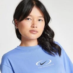 Women's Nike Sportswear Swoosh Life Graphic T-Shirt Polar Ice - FN7722 450 12 Women's Nike Sportswear Swoosh Life Graphic T-Shirt Polar Ice - FN7722 450 -Fashion General Store FN7722 450 M5